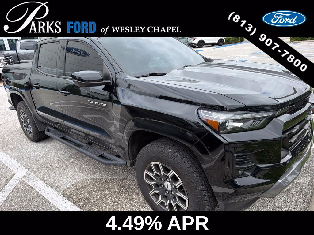 Used 2023 Chevrolet Colorado Z71 w/ Z71 Convenience Package 2 AWD/4WD image 3