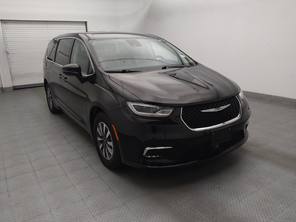 Used 2024 Chrysler Pacifica Limited FWD image 13