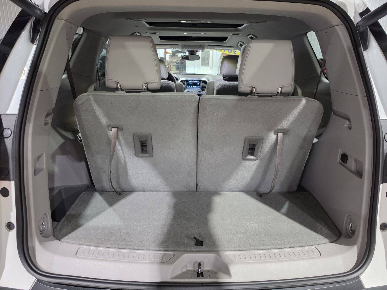 Used 2017 GMC Acadia SLT w/ LPO, Floor Liner Package AWD/4WD image 31