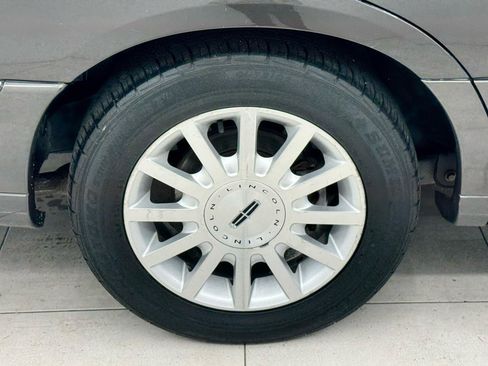 Used 2007 Lincoln Town Car Signature RWD image 25