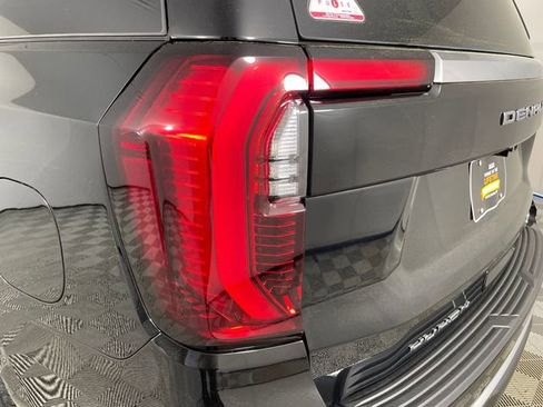 New 2026 GMC Yukon Denali w/ Denali Reserve Package image 16
