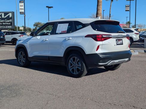 Certified 2023 Kia Seltos LX image 4