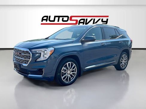 Used 2024 GMC Terrain Denali w/ Denali Premium Package AWD/4WD image 3