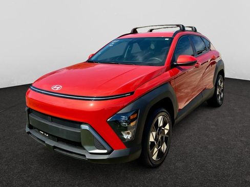 Used 2025 Hyundai Kona SEL AWD/4WD image 2