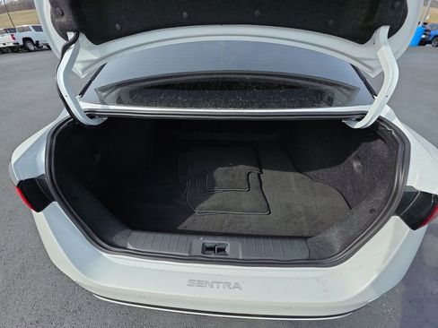 Used 2025 Nissan Sentra SR w/ SR Premium Package image 23