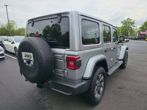 Used 2018 Jeep Wrangler Unlimited Sahara AWD/4WD image 5