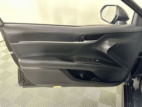 Used 2022 Toyota Camry XLE image 59