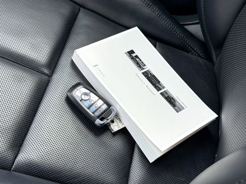 Used 2022 Lincoln Corsair AWD w/ Premium Package image 35