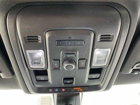 Used 2022 Chevrolet Tahoe Z71 w/ Luxury Package image 31