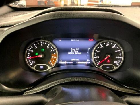 Used 2019 Jeep Renegade Trailhawk image 22