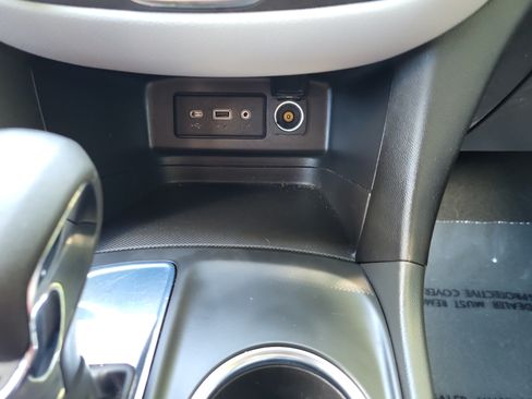 Used 2023 Chevrolet Equinox LS w/ LS Convenience Package FWD image 32
