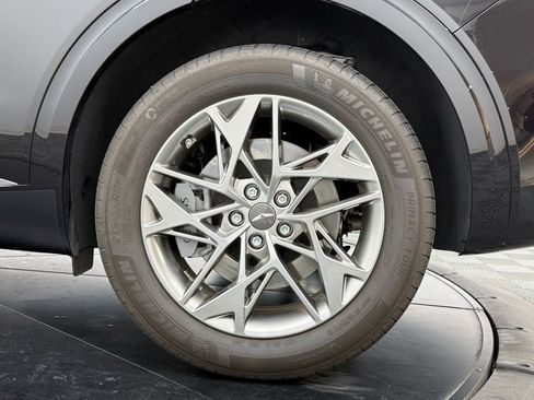 Used 2025 Genesis GV70 2.5T Advanced w/ Advanced Package image 12