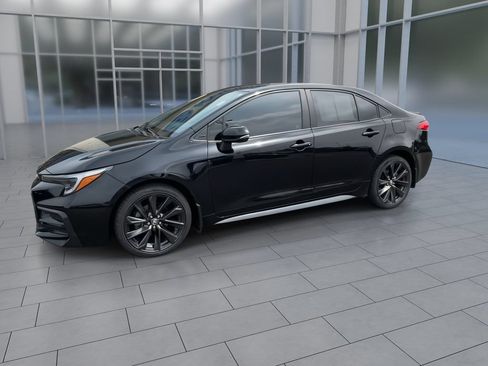 Used 2023 Toyota Corolla SE FWD image 4