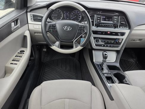 Used 2016 Hyundai Sonata SE FWD image 10