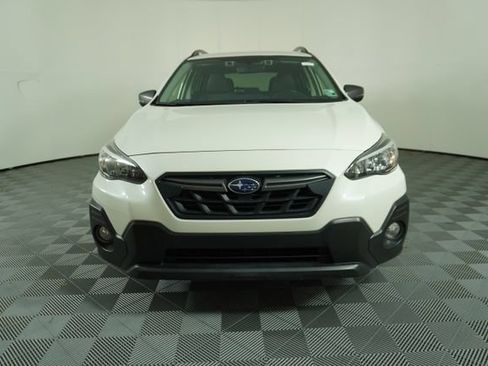 Used 2022 Subaru Crosstrek 2.5i Sport w/ Moonroof Package AWD/4WD image 2