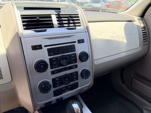 Used 2010 Mercury Mariner 4WD image 11