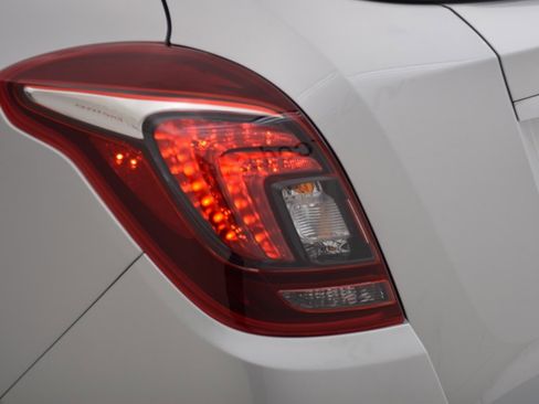 Used 2022 Buick Encore Preferred w/ Safety Package image 12