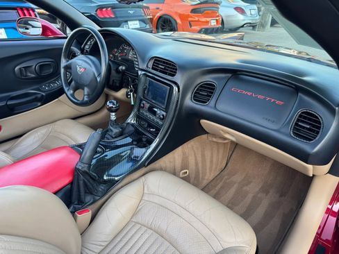 Used 2000 Chevrolet Corvette Convertible w/ Memory Pkg RWD image 22