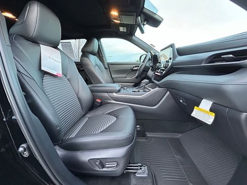 Used 2026 Toyota Highlander XSE image 30