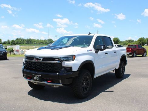 New 2026 Chevrolet Silverado 1500 ZR2 AWD/4WD image 4