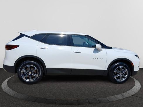 Used 2025 Chevrolet Blazer LT AWD/4WD image 8