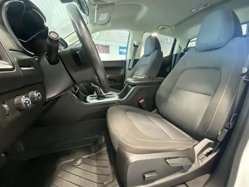 Used 2022 Chevrolet Colorado LT w/ LT Convenience Package image 11