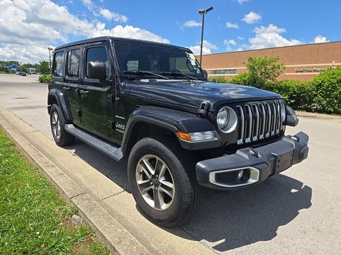 Used 2019 Jeep Wrangler Unlimited Sahara AWD/4WD image 2