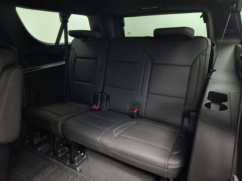 Used 2026 GMC Yukon XL Denali w/ Advanced Technology Package AWD/4WD image 27