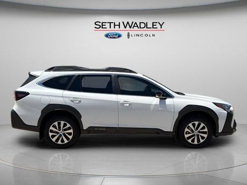 Used 2025 Subaru Outback Premium AWD/4WD image 8