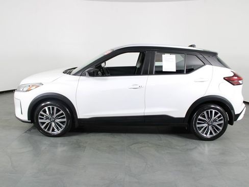 Certified 2023 Nissan Kicks SV FWD image 12