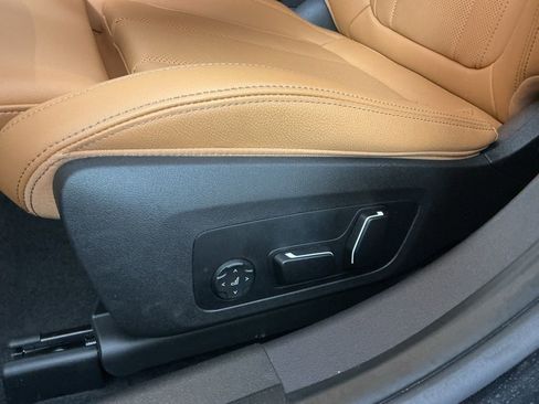 Certified 2025 BMW 330i Sedan w/ Premium Package image 21