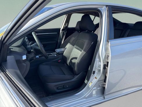 Used 2022 Nissan Altima 2.5 SV image 26