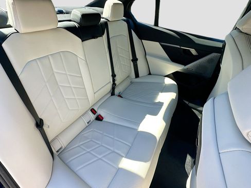 New 2026 BMW 530i image 24