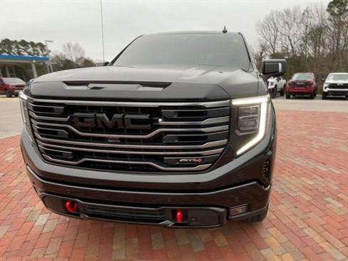 Used 2025 GMC Sierra 1500 AT4 w/ AT4 Premium Package image 4