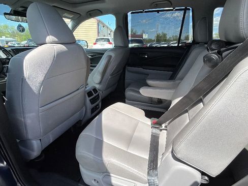 Used 2019 Honda Pilot Touring image 12