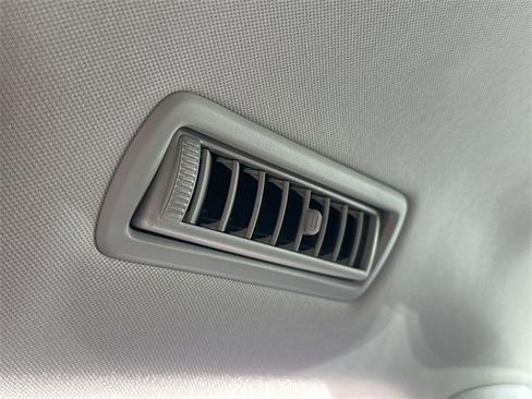 Used 2023 Toyota Highlander LE image 20