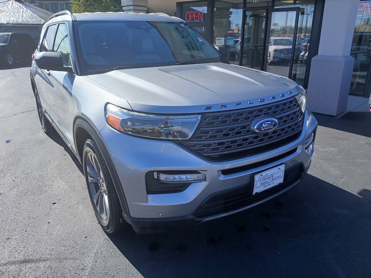 Used 2021 Ford Explorer XLT w/ Equipment Group 202A AWD/4WD image 10