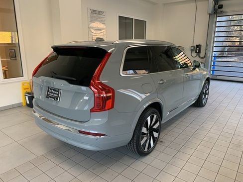 Certified 2024 Volvo XC90 T8 Plus w/ Protection Package Premier image 4