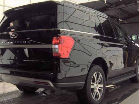 Used 2024 Ford Expedition XLT image 3