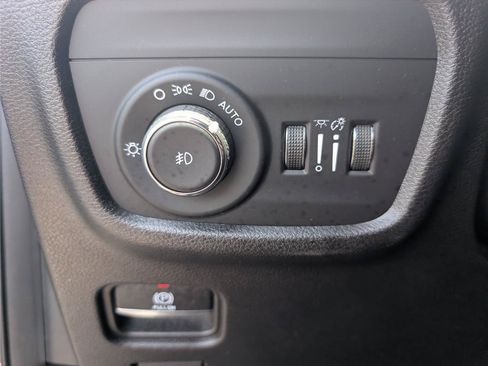 Used 2022 Jeep Grand Cherokee L Limited AWD/4WD image 31
