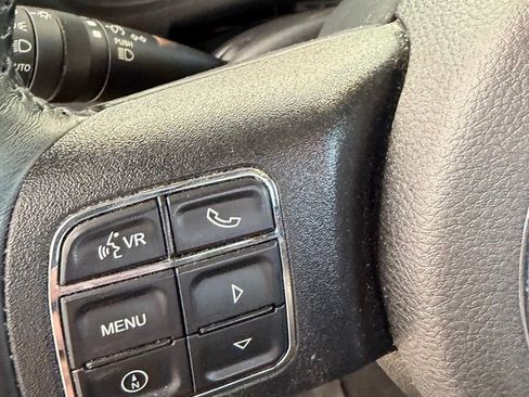Used 2018 Jeep Wrangler Sahara w/ Connectivity Group AWD/4WD image 19