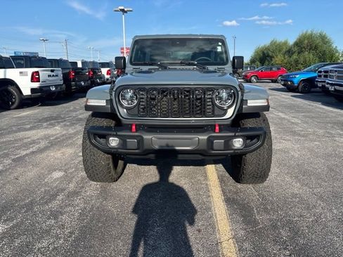 Used 2025 Jeep Wrangler Unlimited Rubicon AWD/4WD image 3