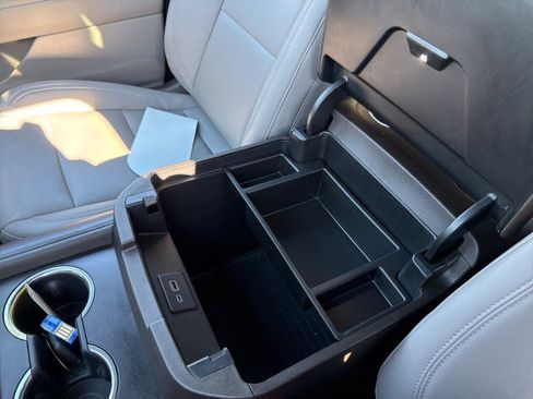 Used 2023 Chevrolet Suburban LT w/ Luxury Package image 29