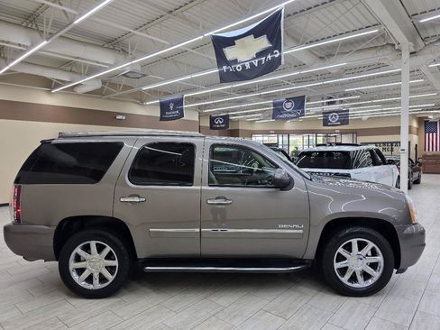 Used 2013 GMC Yukon Denali RWD image 5