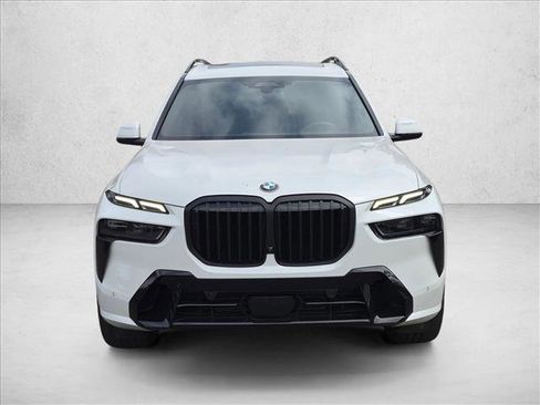 Used 2025 BMW X7 xDrive40i w/ M Sport Package AWD/4WD image 2