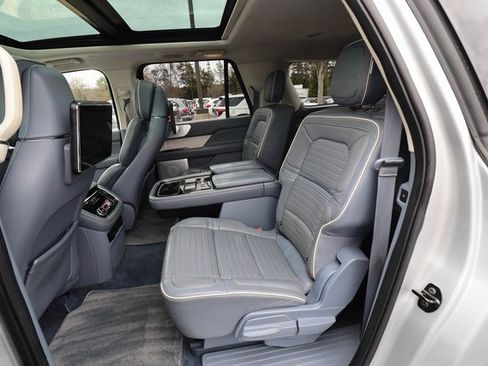 Used 2018 Lincoln Navigator L Black Label image 39