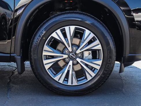 Used 2022 Nissan Rogue SV w/ SV Premium Package AWD/4WD image 12
