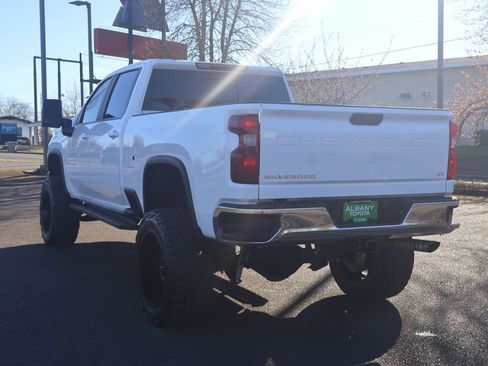 Used 2023 Chevrolet Silverado 3500 LT w/ Convenience Package image 4