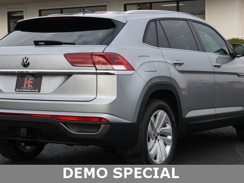 Used 2023 Volkswagen Atlas Cross Sport SE image 10