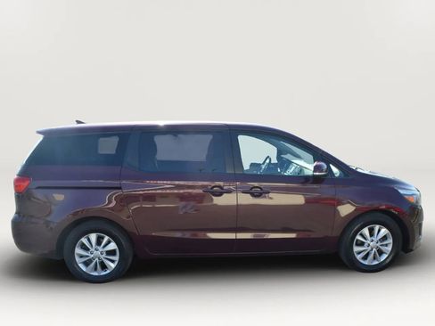 Used 2017 Kia Sedona LX FWD image 11